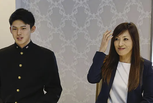 佐々木朗希と母