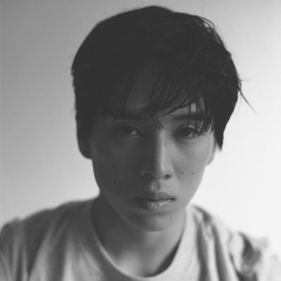 坂東龍汰の人物像（公式Xプロフィール画像）