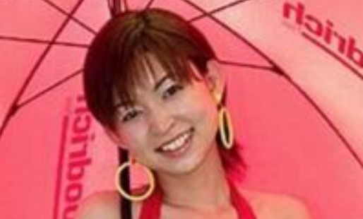 レースクイーン時代の阿部瑠理子さんと言われている画像