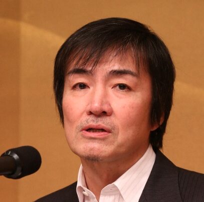 東野圭吾の結婚は1983年で元妻は？現在は独身？