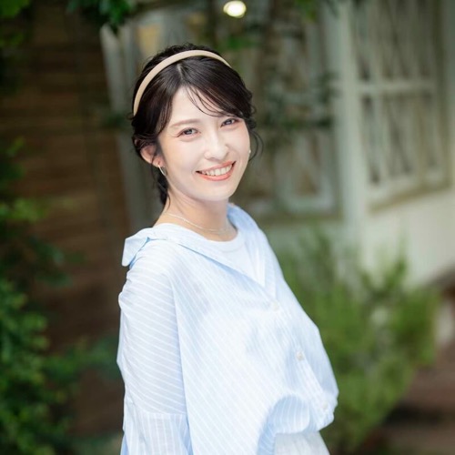 山岸愛梨さんの公式プロフィール写真